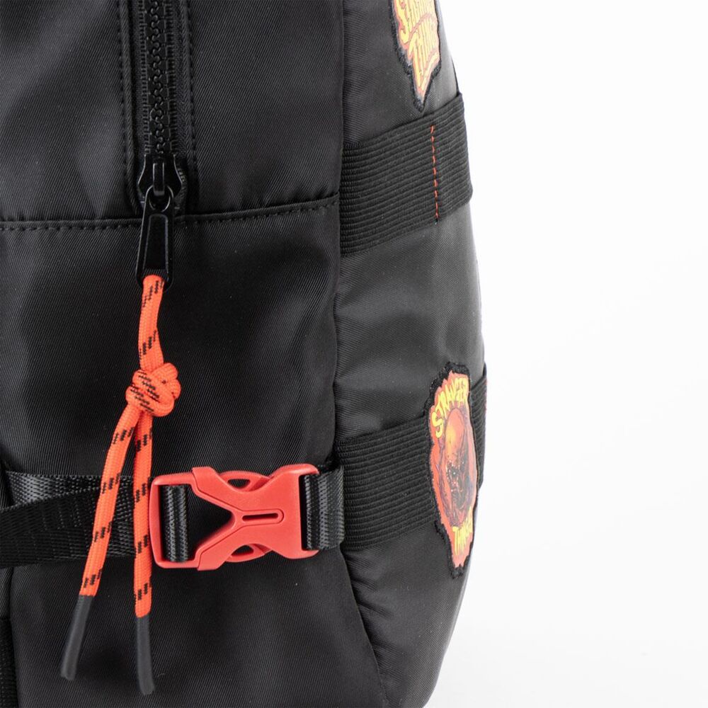 Mochila Stranger Things 27cm Poliéster - Diseño Oficial